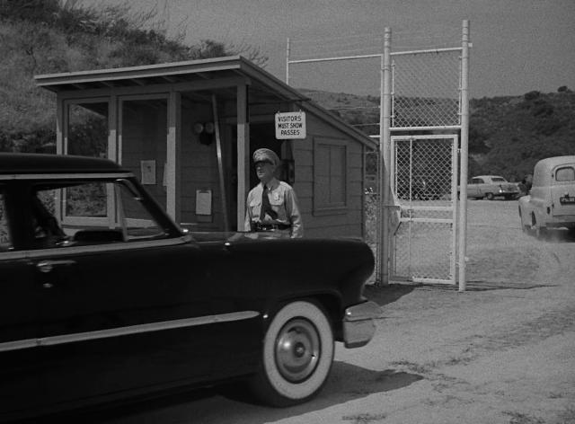 兩傻飛渡海神星 Abbott.And.Costello.Go.To.Mars.1953.1080p.BluRay.x264.DTS-FGT 6.96GB-2.png