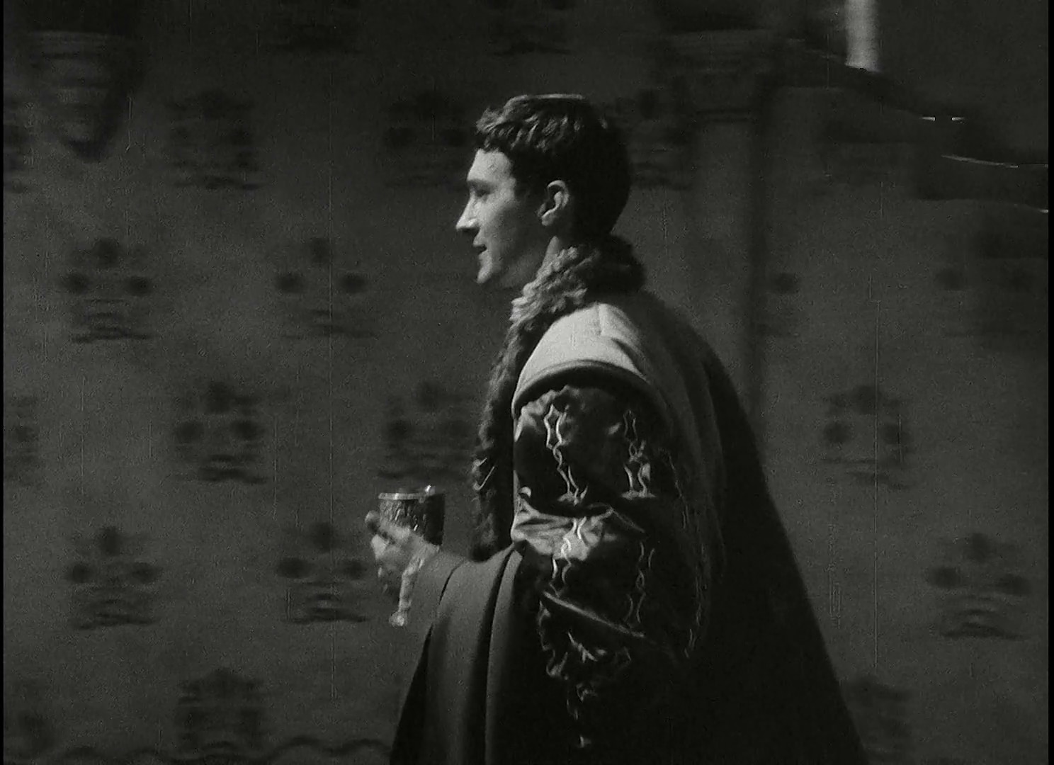 王子复仇记/哈姆雷特 Hamlet.1948.1080p.BluRay.x264.DD1.0-FGT 10.93GB-5.png