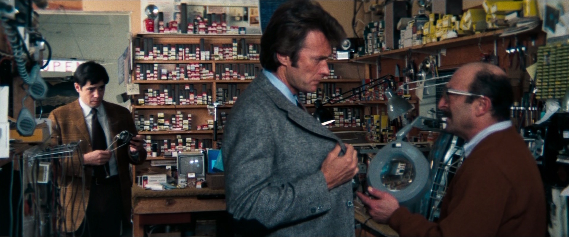 龌龊的哈里[简繁英字幕].Dirty.Harry.1971.BluRay.1080p.TrueHD.5.1.x265.10bit-CTRLHD 5.96GB-4.jpeg