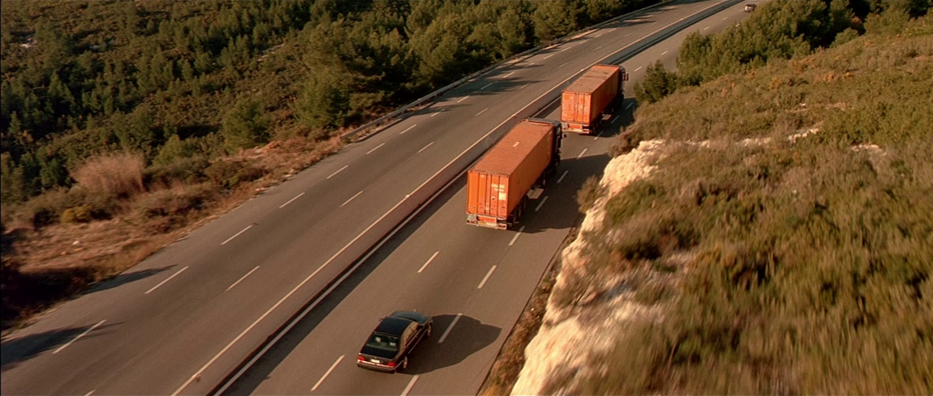 玩命快递[国英多音轨/中英字幕].The.Transporter.2002.BluRay.1080p.x265.2Audio-MiniHD 3.32GB-7.jpeg